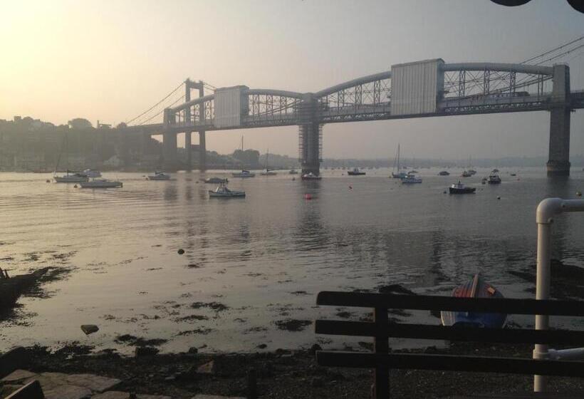 Номер Deluxe с Балконом, The Ferry House Inn