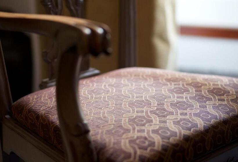 エクゼクティブスイート, The Trout At Tadpole Bridge