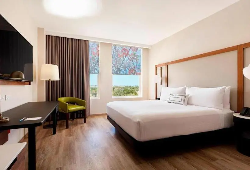 Standard-huone King-vuode, Fairfield Inn & Suites By Marriott Cancun Airport