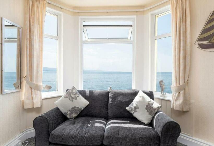 带大床的标准间, Awel Mor