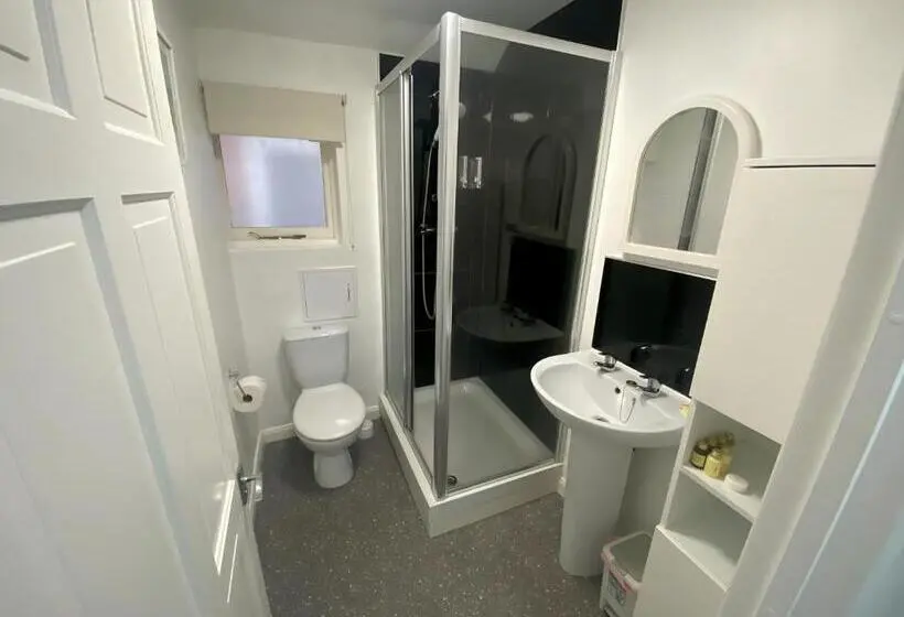 Standard-studio, Poole Park House