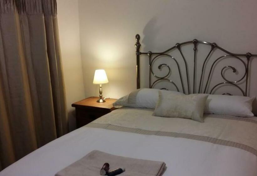 اتاق استاندارد, Roosecote Guest House