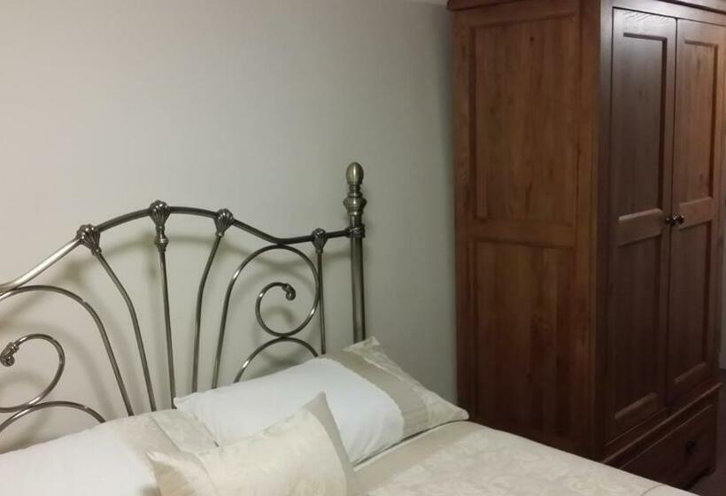 스탠다드 룸, Roosecote Guest House