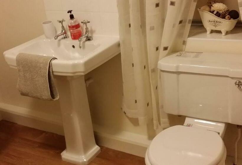 标准间, Roosecote Guest House