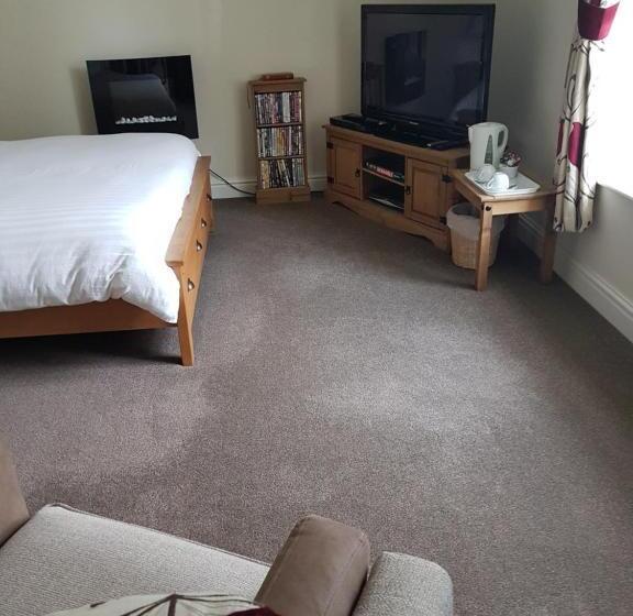 带大床的标准间, Roosecote Guest House