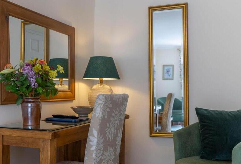 Стандартный Номер Кровать Кинг, Stratton Gardens