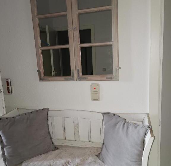 דירת חדר, Pension Zur Alten Post