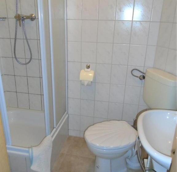 اتاق استاندارد یک نفره, Erbgericht