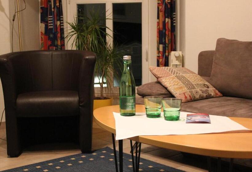 شقة غرفتين, Strandvilla Glückauf