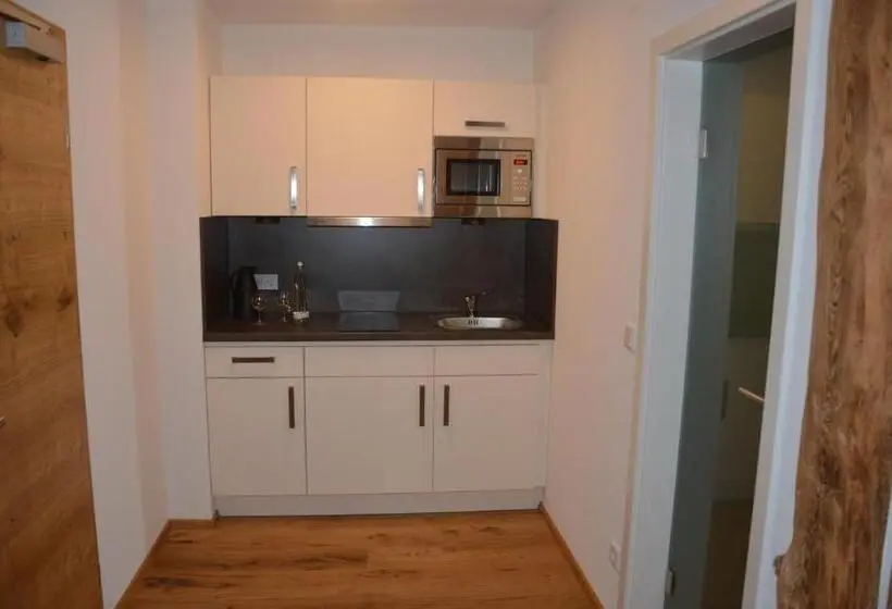 コンフォートトリプルルーム, Bauer Gastezimmer
