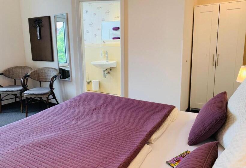 Номер Стандарт, Zum Weißen Haus