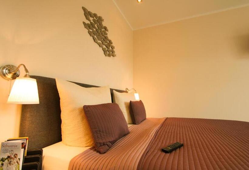 Семейный Номер, Zum Weißen Haus