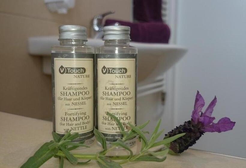 Семейный Номер, Zum Weißen Haus