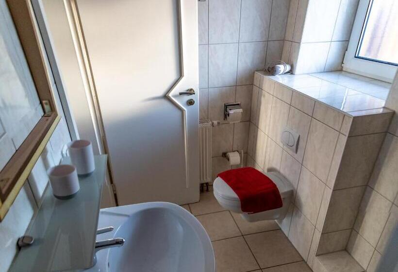 带阳台及侧面海景的标准房间, Seaside Strand