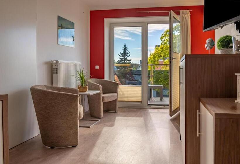 带阳台及侧面海景的标准房间, Seaside Strand