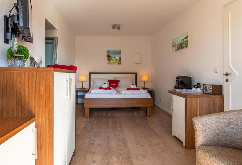 带阳台及侧面海景的标准房间, Seaside Strand