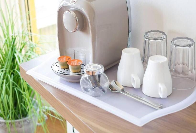 标准间, Seaside Strand