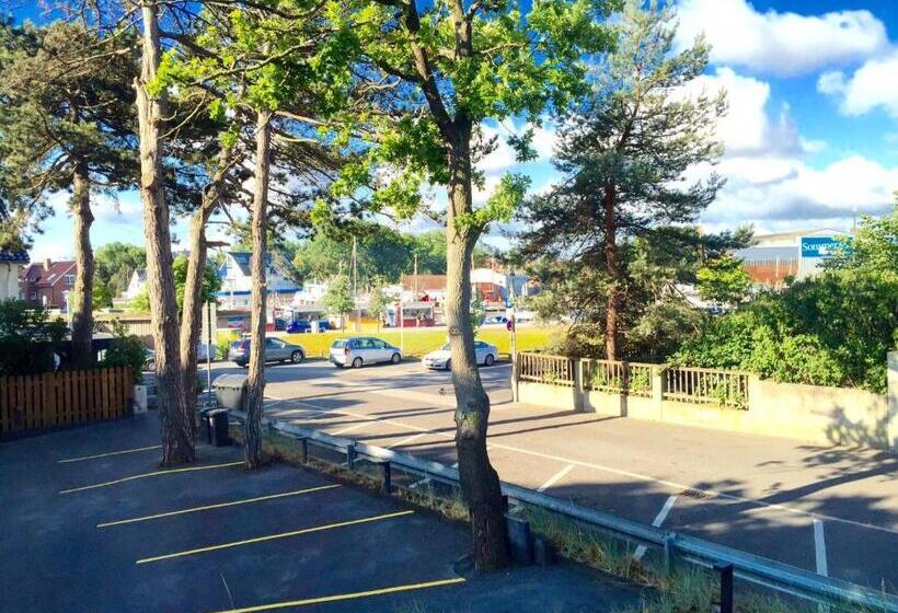 标准间, Seaside Strand