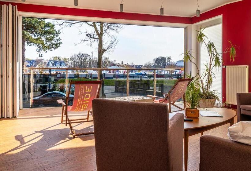 标准间, Seaside Strand