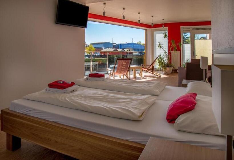 标准间, Seaside Strand