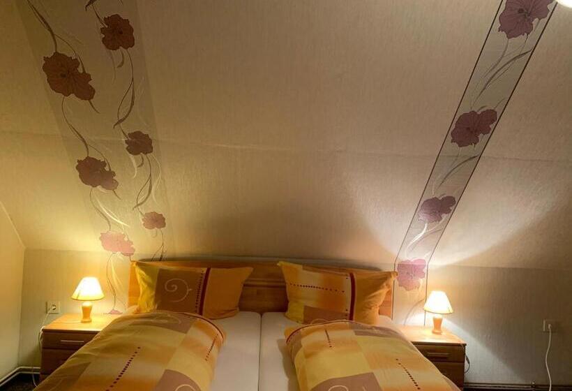 غرفة قياسية ثلاثية, Pension Am Kurgarten