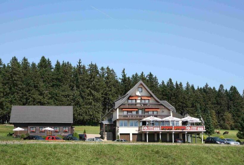 חדר סטנדרט, Löwen Patisserie