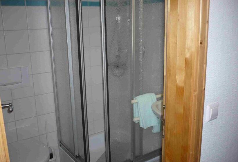 חדר סטנדרט, Löwen Patisserie