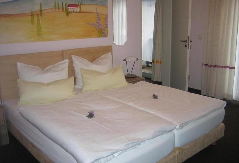 Четырехместный Номер Стандарт, Fruhstuckspension Lavendel