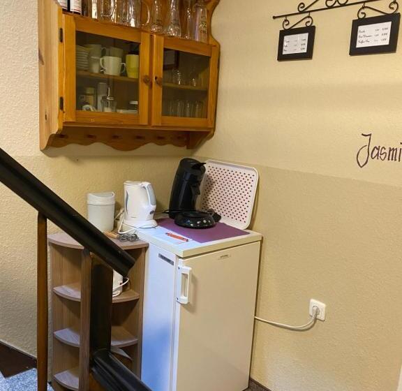 Четырехместный Номер Стандарт, Fruhstuckspension Lavendel