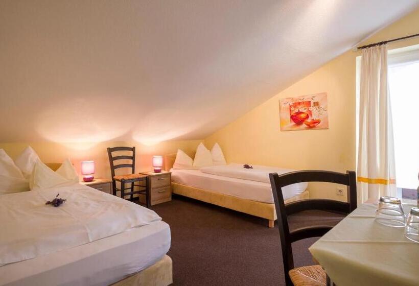 Четырехместный Номер Стандарт, Fruhstuckspension Lavendel