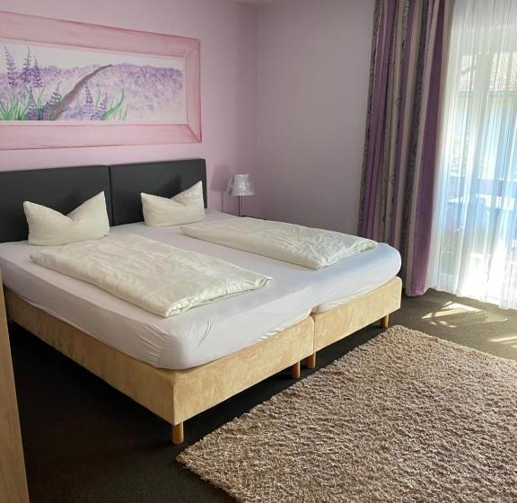 Номер Стандарт Трехместный, Fruhstuckspension Lavendel