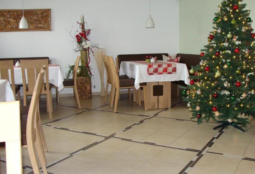 Номер Стандарт с Балконом, Drei Tannen