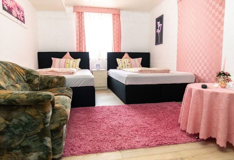 标准四人间共用浴室, Gasthaus Tannenhof