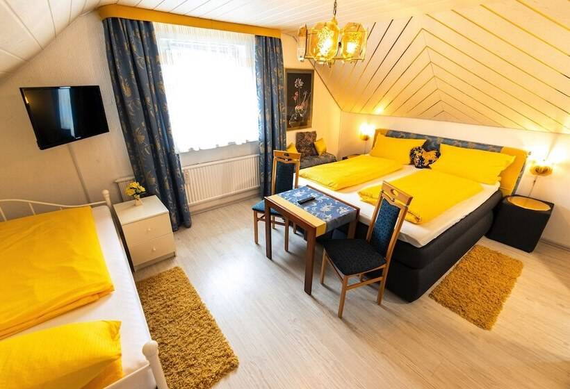 标准三人间, Gasthaus Tannenhof