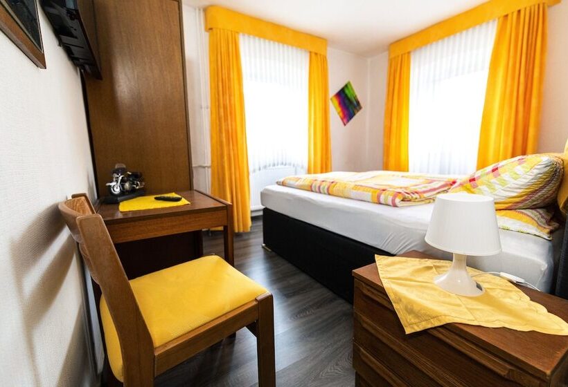 标准三人间, Gasthaus Tannenhof