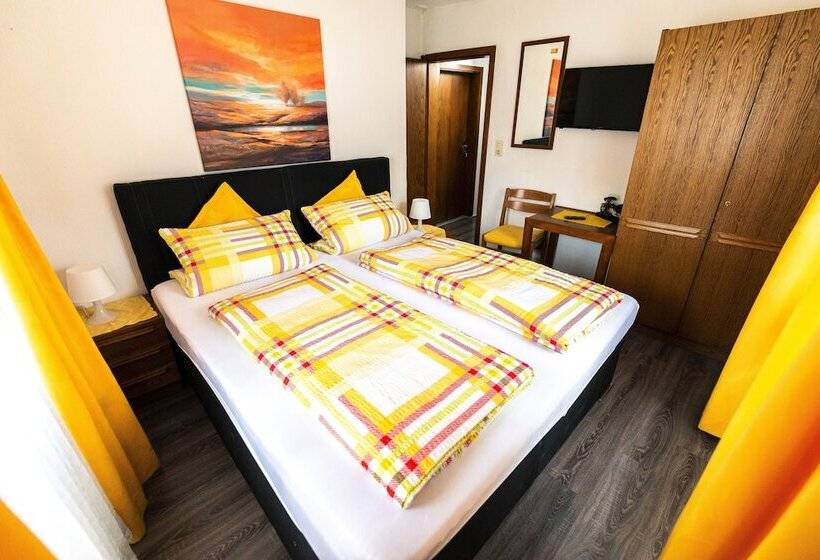 标准三人间, Gasthaus Tannenhof