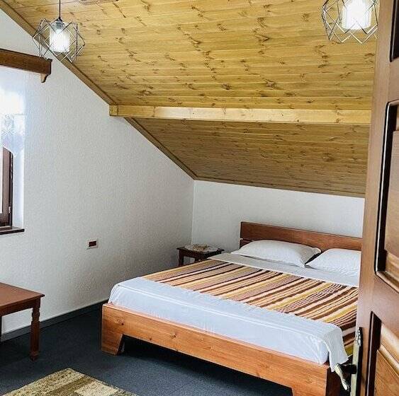 带观景的标准间, Denis Guest House