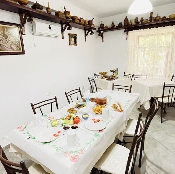 带观景的标准间, Denis Guest House