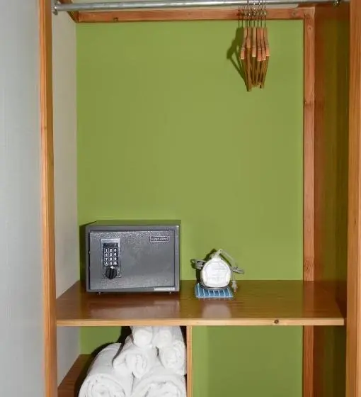 استودیوی استاندارد, Kiskadee Korner