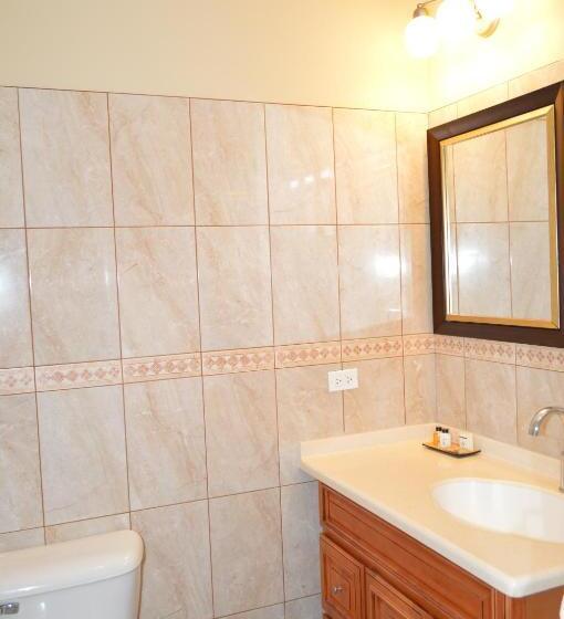 سوئیت با تخت بزرگ, Kiskadee Korner