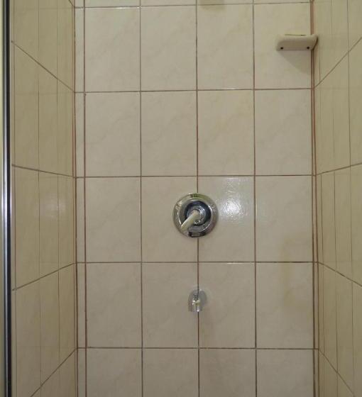 اتاق استاندارد با چشمانداز استخر, Kiskadee Korner