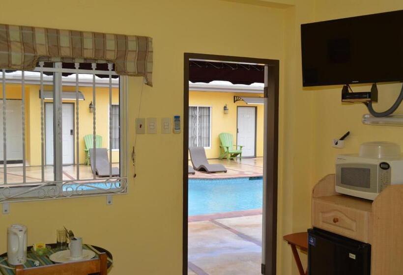 اتاق استاندارد با چشمانداز استخر, Kiskadee Korner