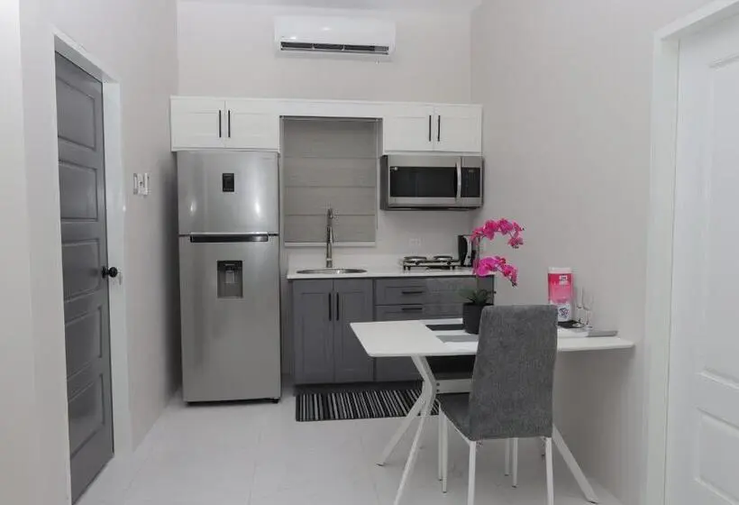 استودیوی لوکس, Kiskadee Korner