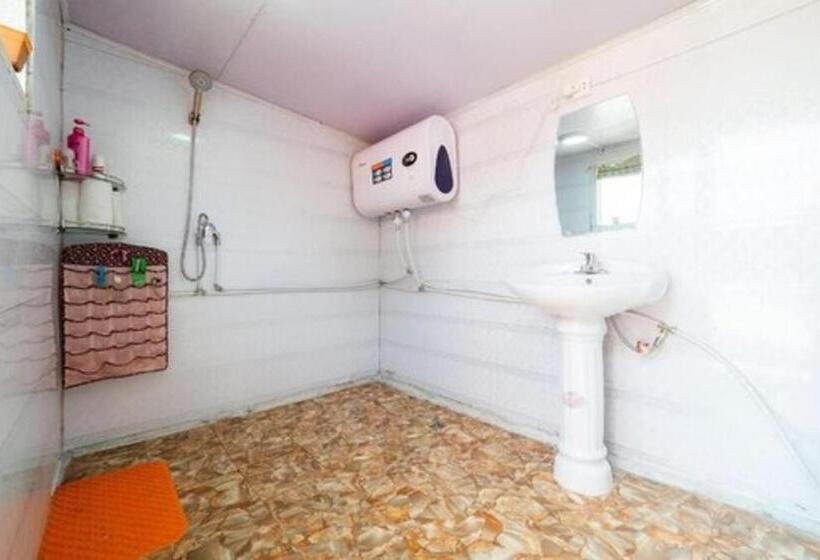 اتاق استاندارد با سرویس بهداشتی مشترک, Mountain View Guest House