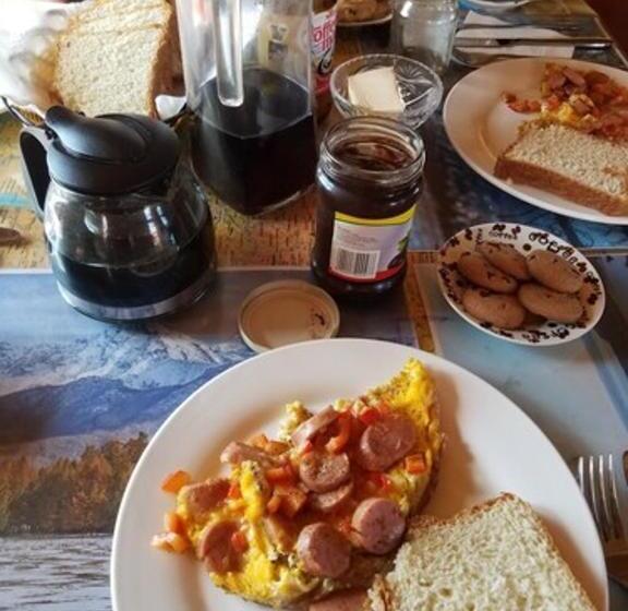 اتاق استاندارد سه تخته با سرویس بهداشتی مشترک, Mountain View Guest House