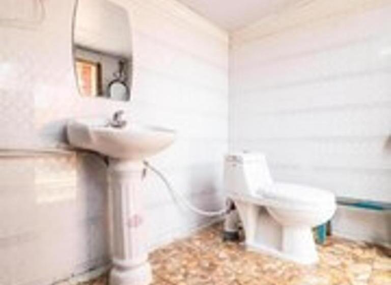 اتاق استاندارد سه تخته با سرویس بهداشتی مشترک, Mountain View Guest House