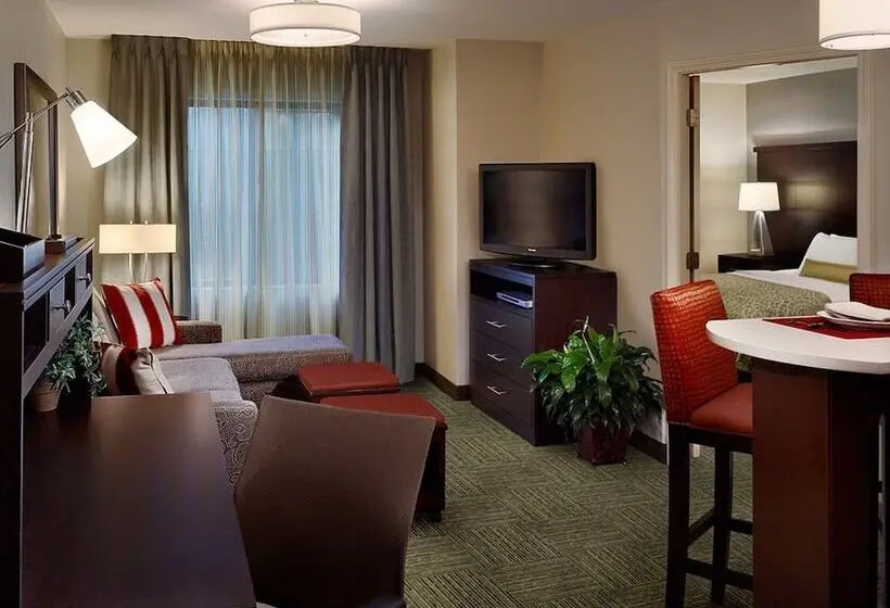 キングサイズベッドのスイートルーム, Staybridge Suites Auburn Hills, An Ihg