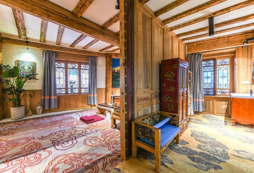 Family Suite, The Blue Mountains On The Moon