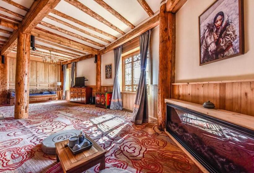 Family Suite, The Blue Mountains On The Moon