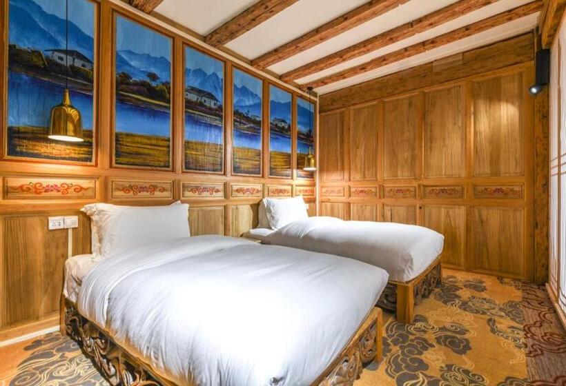 Family Suite, The Blue Mountains On The Moon